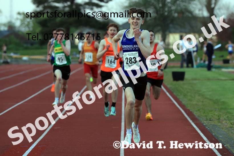 The 1500 metres, 2025 NEGP No. 1, Monkton Stadium, Jarrow. Photo: David T. Hewitson/Sports for All Pics